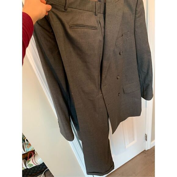 Jos a bank gray suit  jacket size 41R and pants 33R 3 button suit - Picture 9 of 11